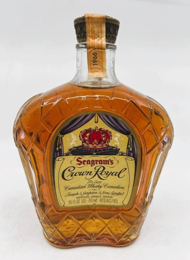 Crown Royal 1966 De Luxe (Seagram's)