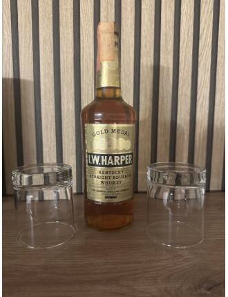 I.W Harper Distilling Co. - Bourbon Whiskey Gold Medal